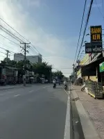 Bán căn nhà 2 mặt tiền Nguyễn Văn Tăng vị trí đắc địa, kinh doanh sầm uất. DTSD 300m2