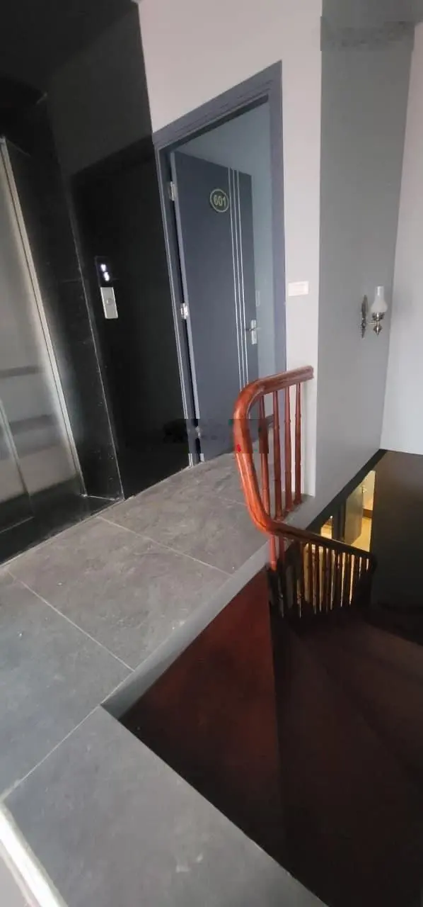 Hot, bán nhà NGUYỄN CHÍ THANH-ĐỐNG ĐA-HÀ NỘI, DT: 105m2 x 6 Tầng - MT: 4,85m / Giá: 28,8 Tỷ