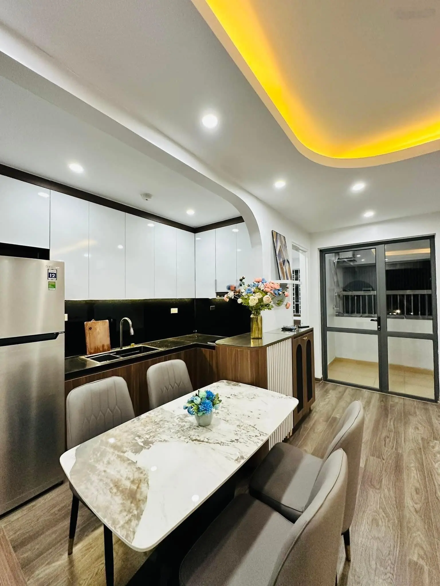 Cần bán chung cư CT4A1 Linh Đàm căn góc 2 mặt thoáng