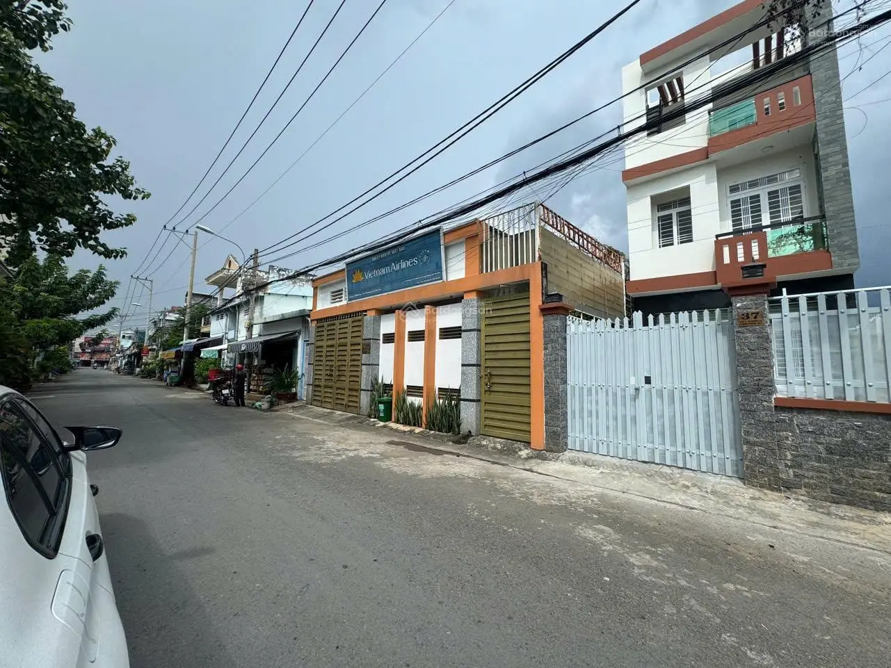 Nhà 1 trêt 2 lầu 1 sân thượng - Mặt tiền đường số Long Trường, nội thất mới