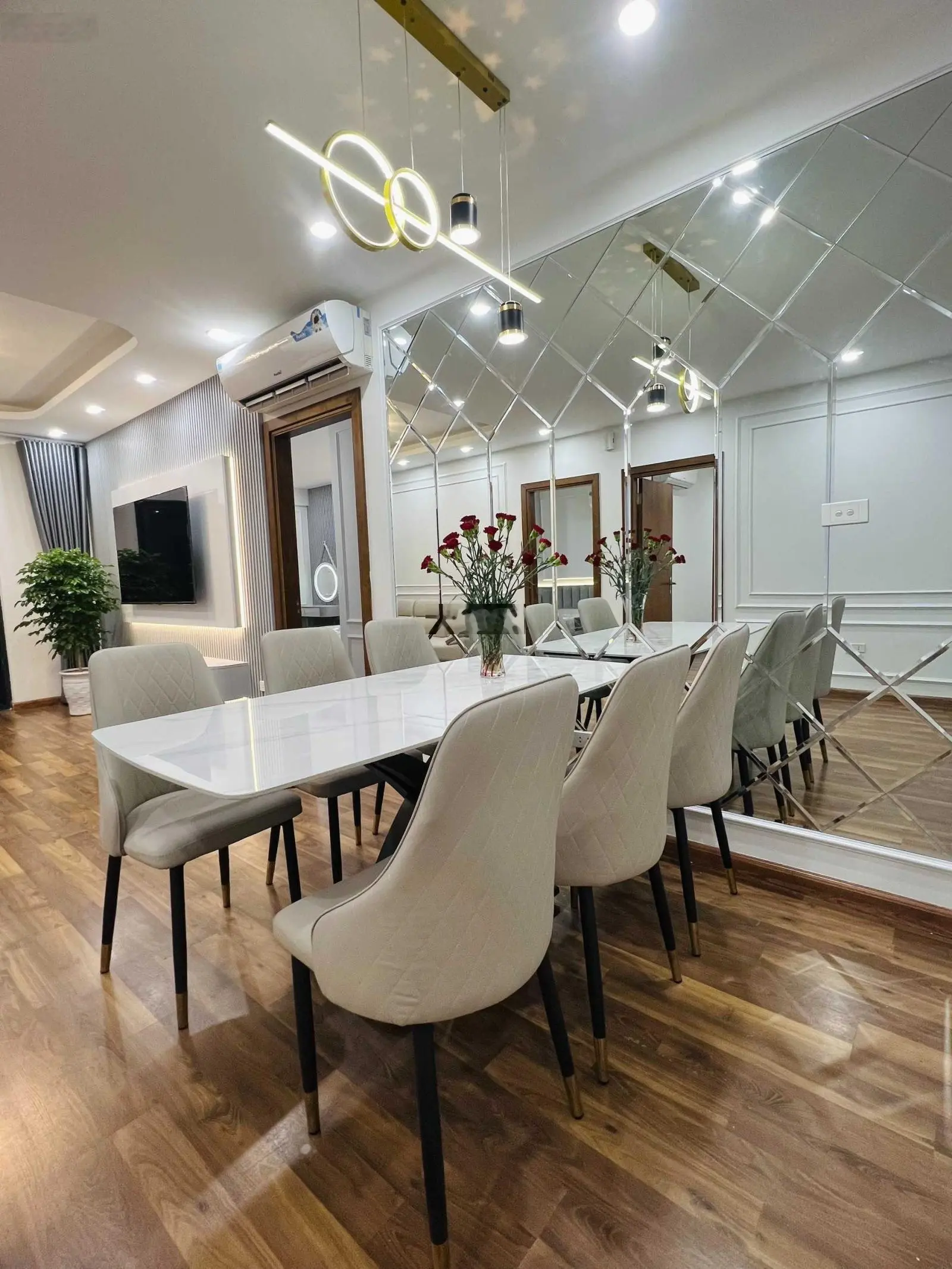 Duy nhất căn hộ 120m2,3pn2vs, tầng trung cần bán tại chung cư Golden Field giá rẻ. LH: 0969 362 ***