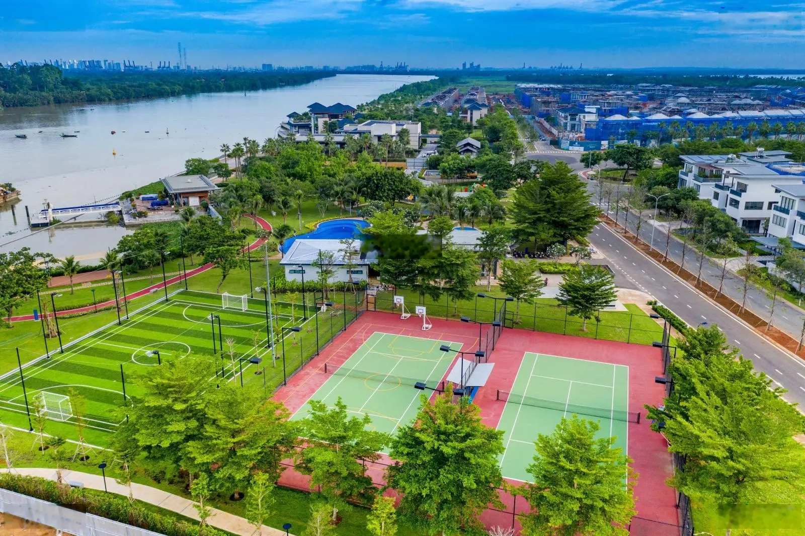 Chính chủ bán biệt thự song lập giá 9 tỷ tốt nhất SwanBay, vị trí rất đẹp gần cổng & clubhouse