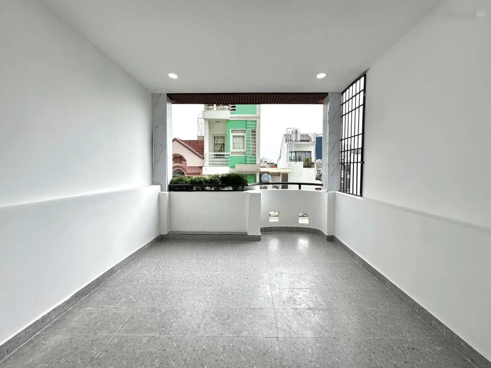 Bán nhà HXH 8m Huỳnh Văn Bánh Phú Nhuận, 4 tầng ST, 3.5x10m, 4PN, full nội thất, giá chỉ 9,5 tỷ TL