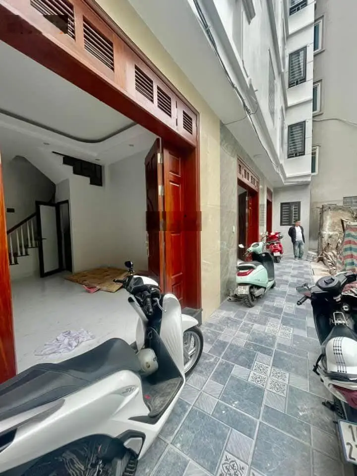 Bán nhà phố bạch mai. diện tích:30m, 5 tầng, mặt tiền: 4,9m. giá: 5,1 tỷ. lh: 0916990560