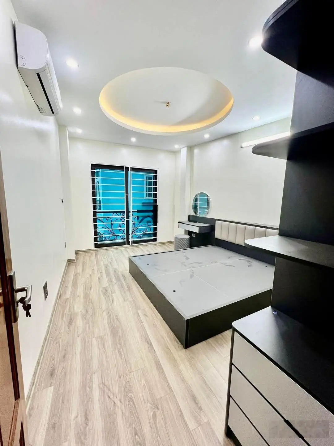 Bán nhà phố Nguyễn An Ninh, phân lô 49m2 * 5 tầng * 6PN * 8,6 tỷ. Ba gác đỗ cửa, 2 thoáng, gần phố.
