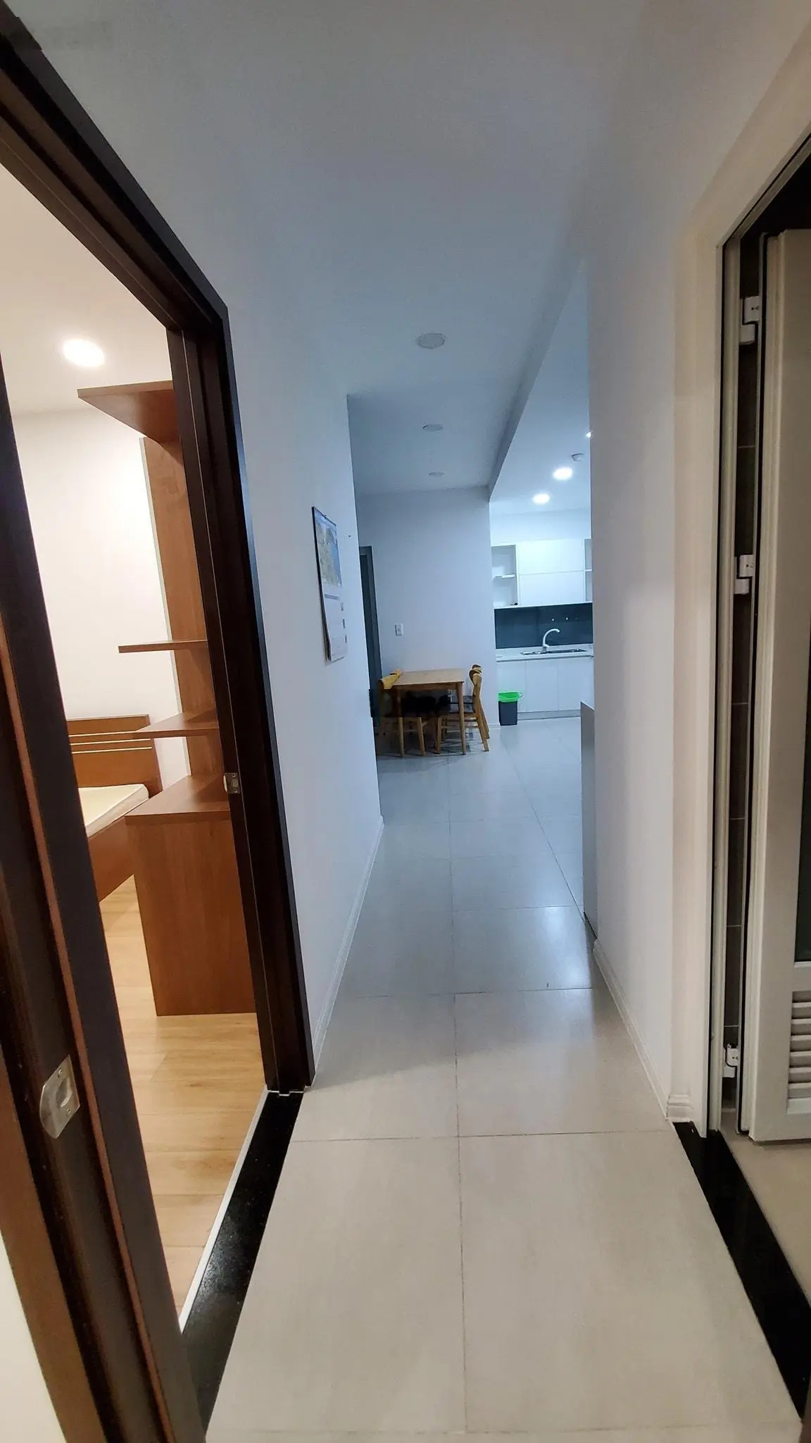 Chính chủ cần bán gấp căn hộ Xi Grand Court - Quận 10, DT 70m2 2PN - 2WC full NT giá 1 tỷ 990 triệu