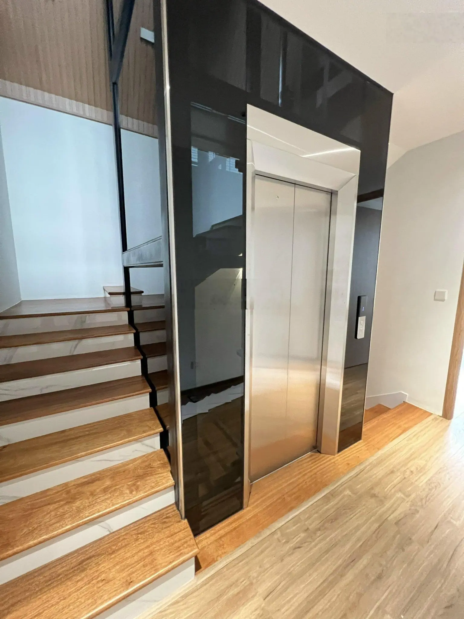 Cần Bán Gấp Biệt thự Kita Ciputra - Tây Hồ, 150m2, 1 hầm + 4 tầng, giá 320 triệu/m2