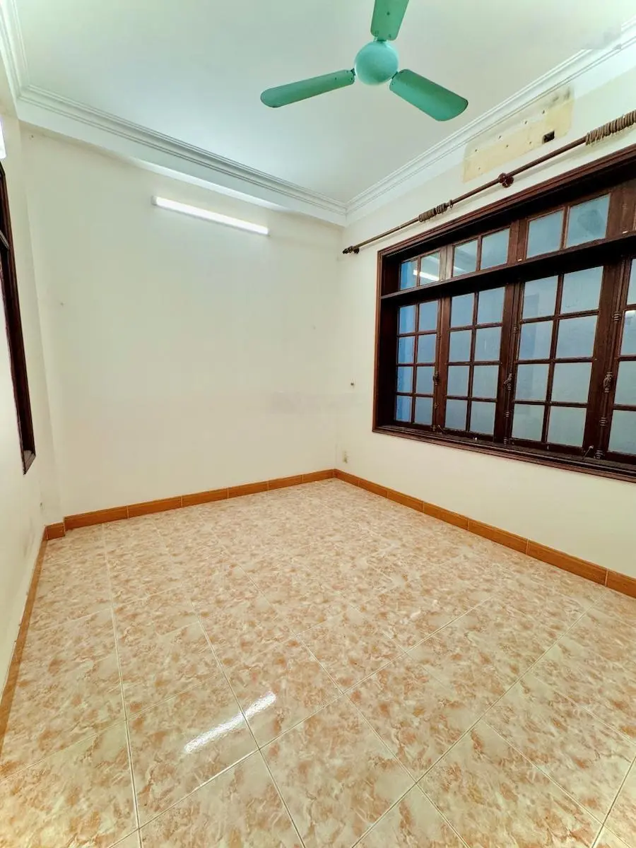 Bán nhà phố Kim Đồng - quận Hoàng Mai 63m2 ngõ thông tứ hướng. Ô tô đỗ cửa mặt tiền 4,5m