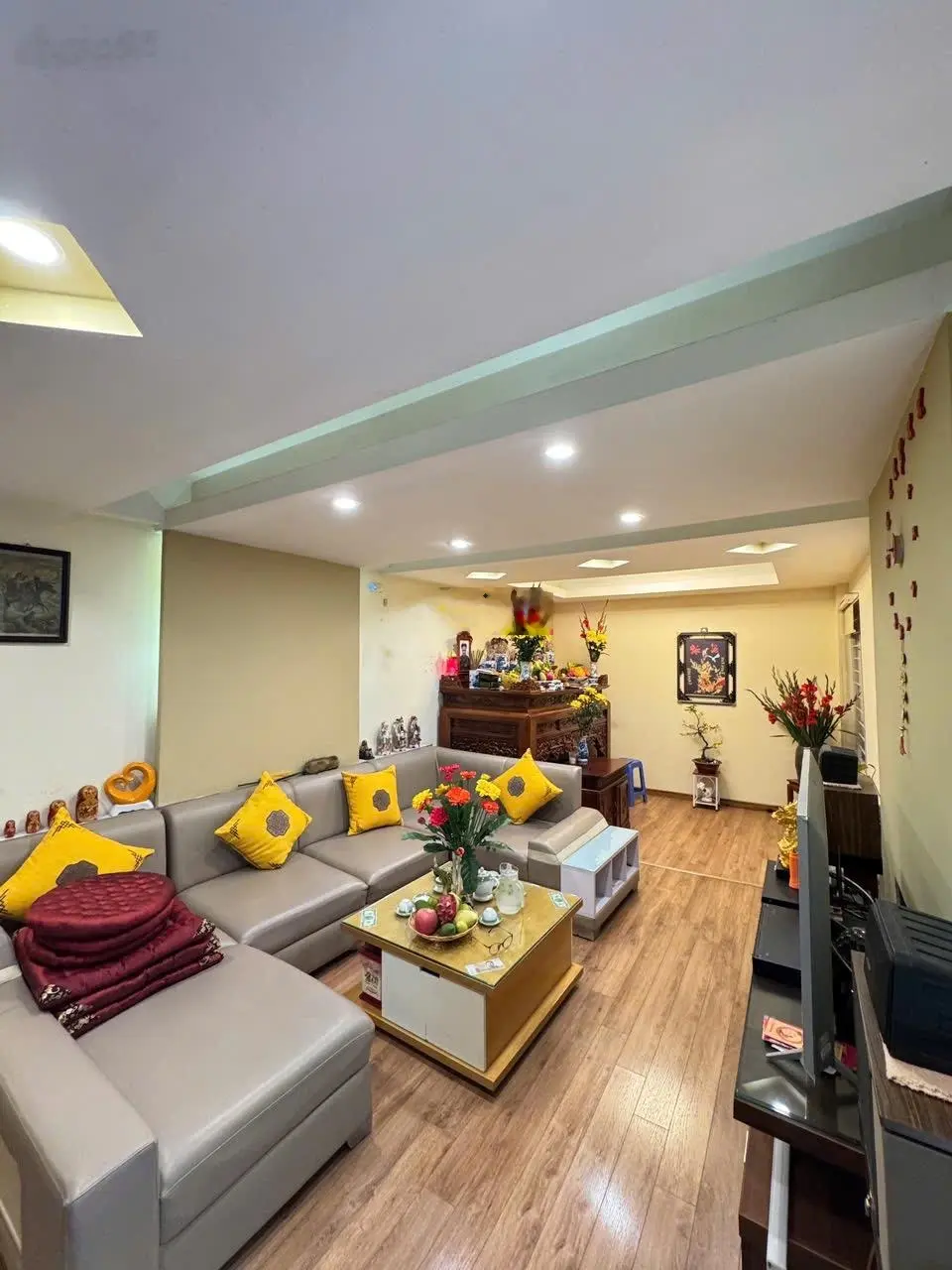 nhà mặt ngõ phố khâm thiên ô tô đỗ cửa kinh doanh tốt giao thông thuận tiện