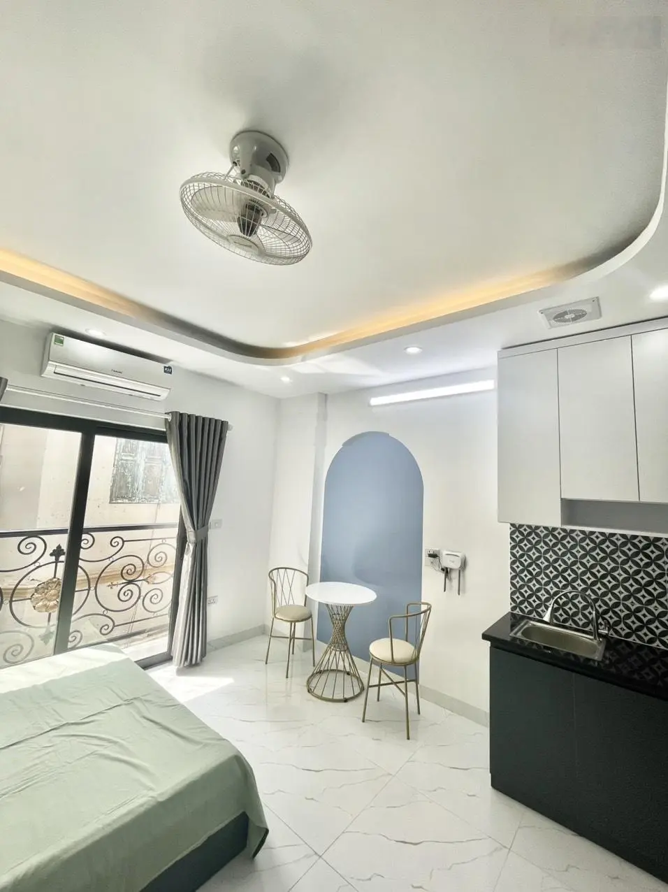 Bán chung cư mini phố Nguyễn Hữu Thọ, Ngọc Hồi, DT 100m2x7T mới tinh 24 phòng giá 17.9 tỷ