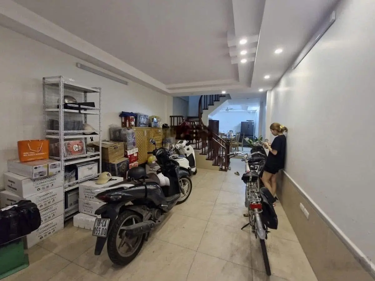 Siêu víp - trung kính 57 m x 5 tầng mặt ngõ ô tô thông thoáng 4 ngủ sổ đỏ đẹp- có gpxd- gara ô tô.