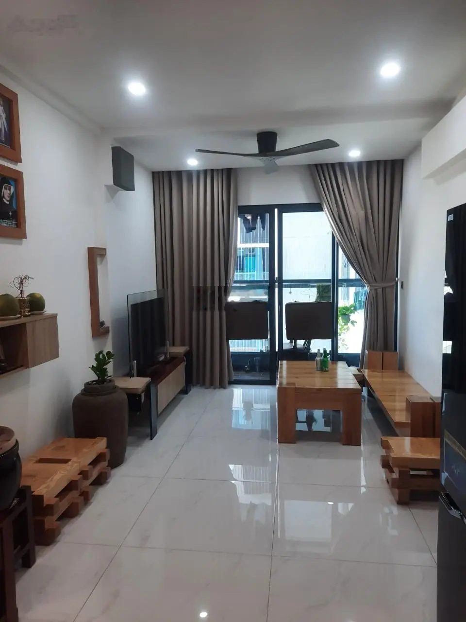 Bán căn hộ Res Green Tower, 2PN, 2WC, 65m2, có nội thất, có sổ hồng, giá: 3 tỷ 5