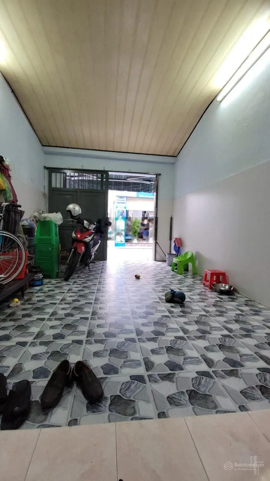 Mặt tiền khu Phan Xích Long, 52m2, sổ vuông A4, cách vài bước ra phố ẩm thực