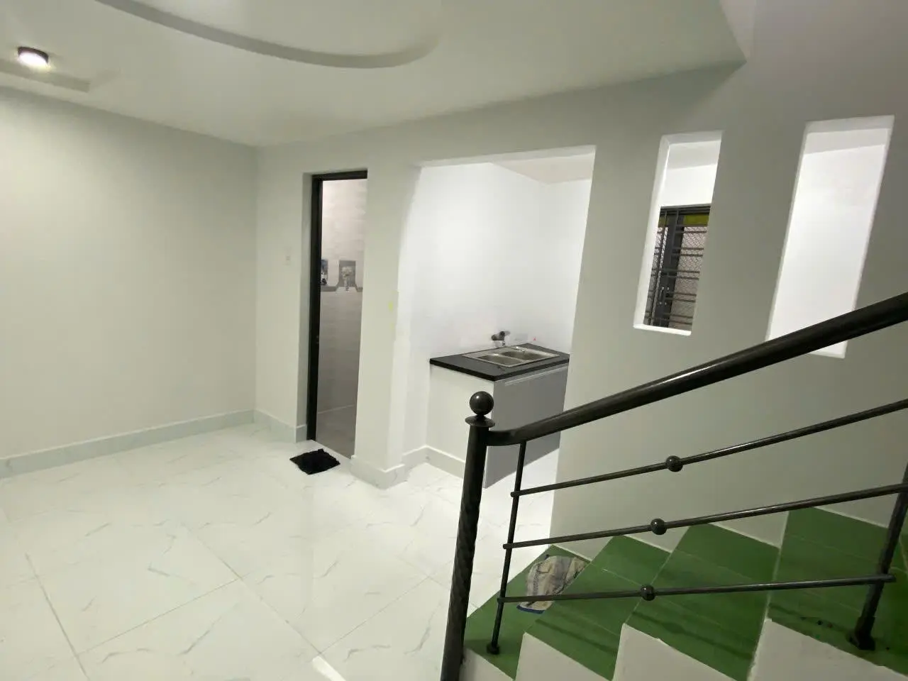Bán nhà Gác đúc Tô Hiệu kiệt xe tải ngay Hoàng Thị Loan gần chợ chiều. Giá siêu ưu đãi