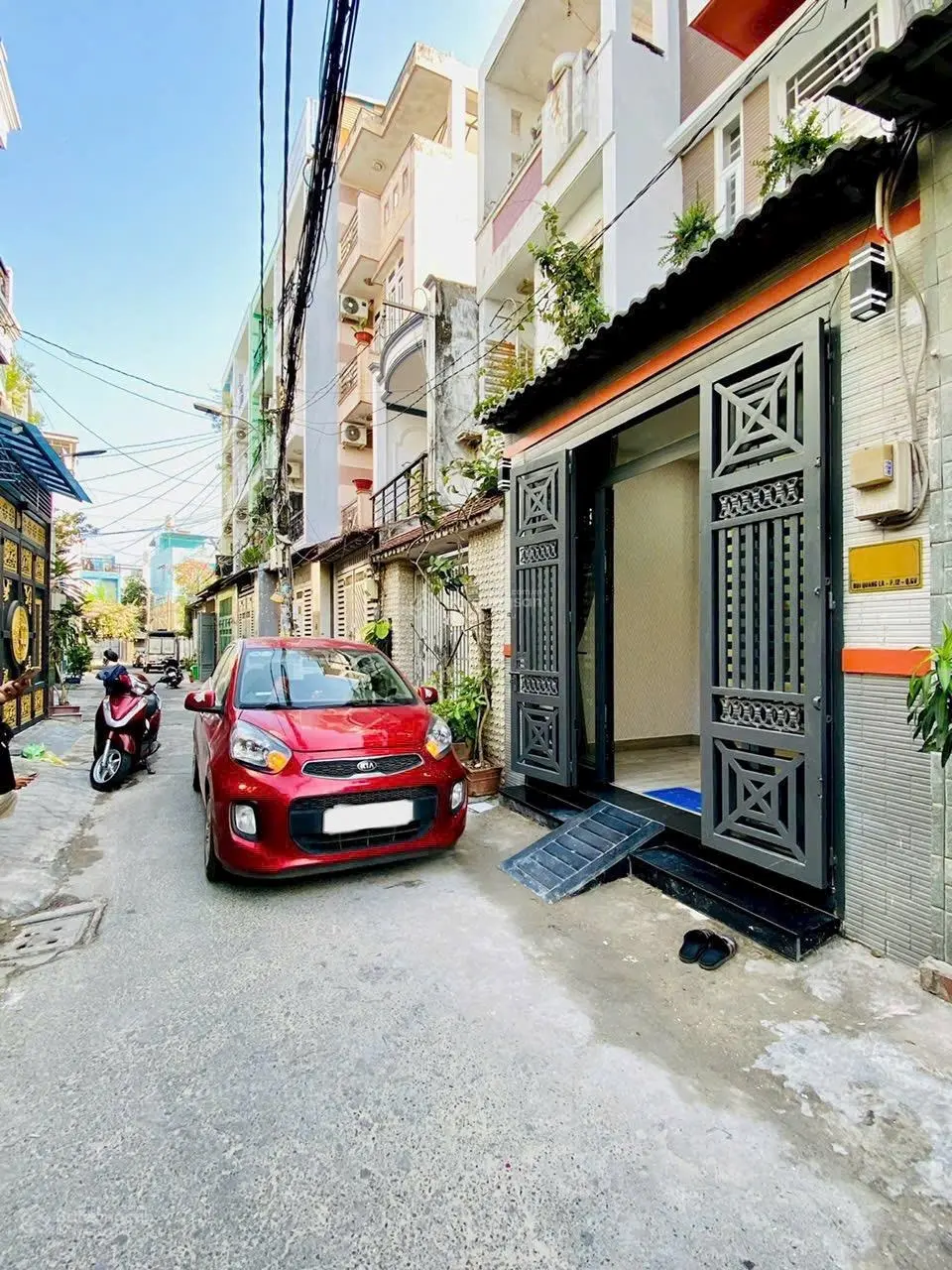 Bán NR tại Bùi Quang Là, Gò Vấp, giá thỏa thuận, 40.2m2, 4PN, 3WC, 3 tầng, mặt tiền 3.5m, ngõ 5m