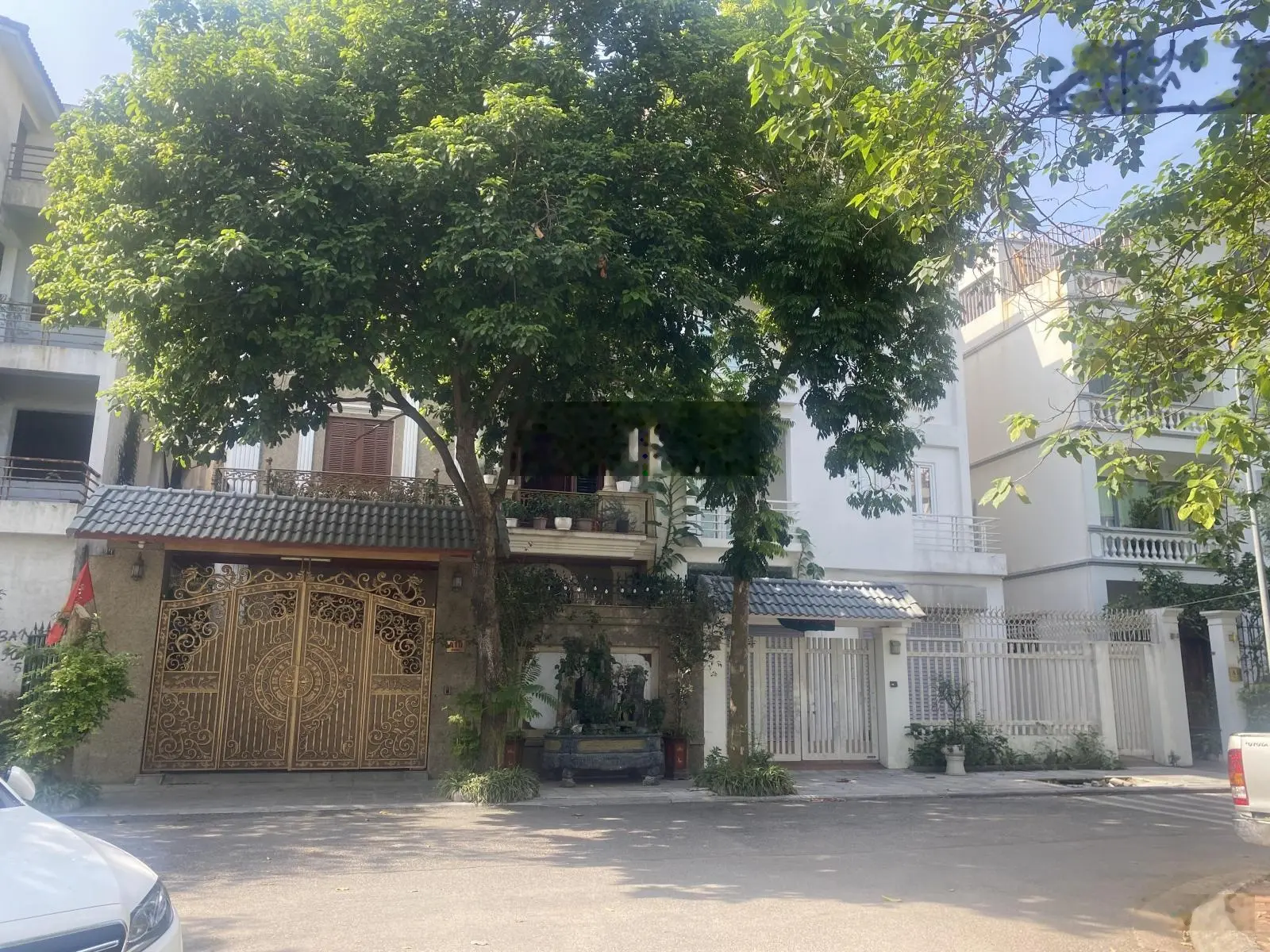 Bán 2 căn BT Việt Hưng, Khu trung tâm rất đáng sống ,không gian vô cùng trong lành thoáng mát.