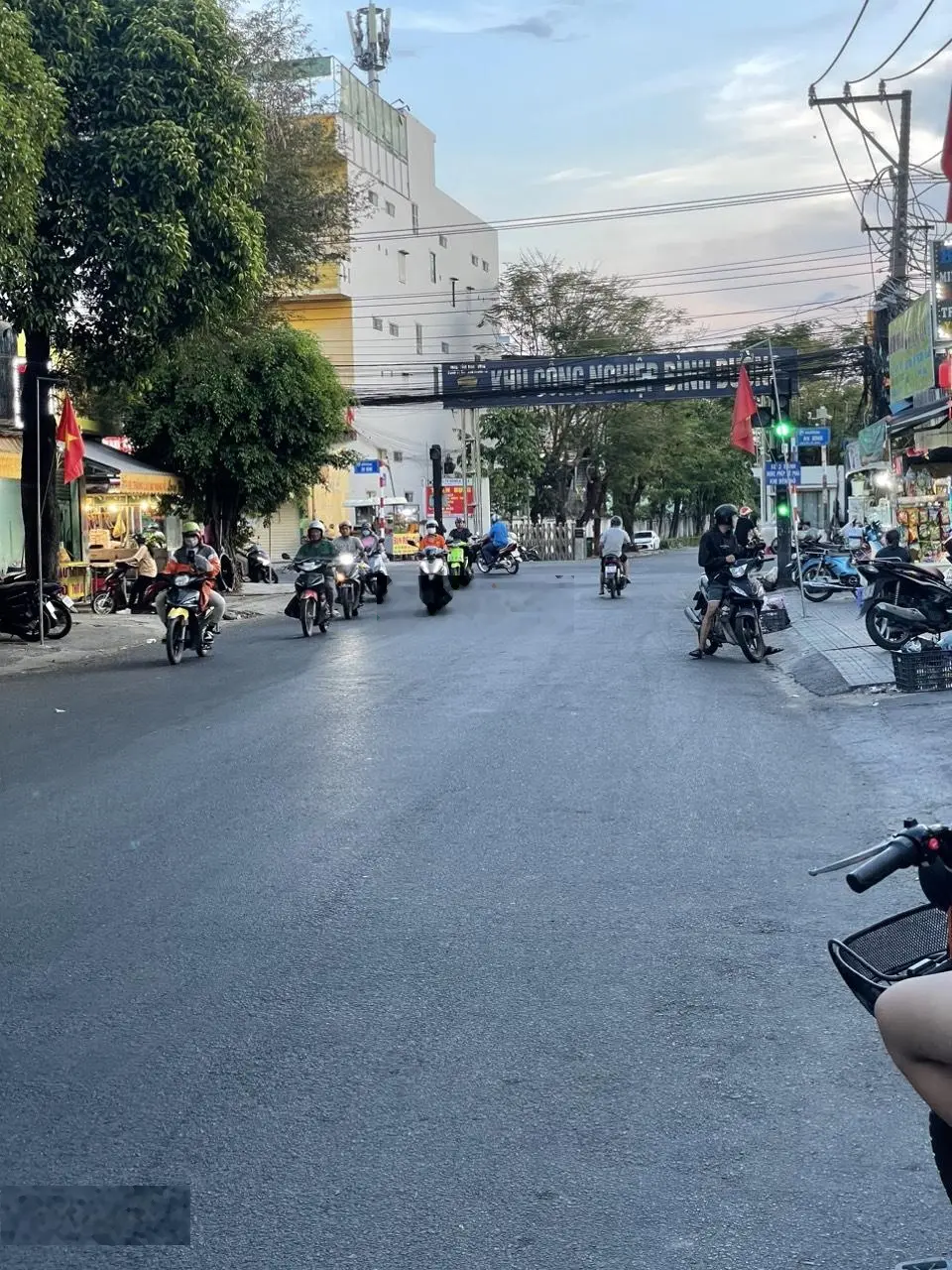 Mặt tiền kinh doanh Lê Trọng Tấn đối diện khu công nghiệp Bình Đường