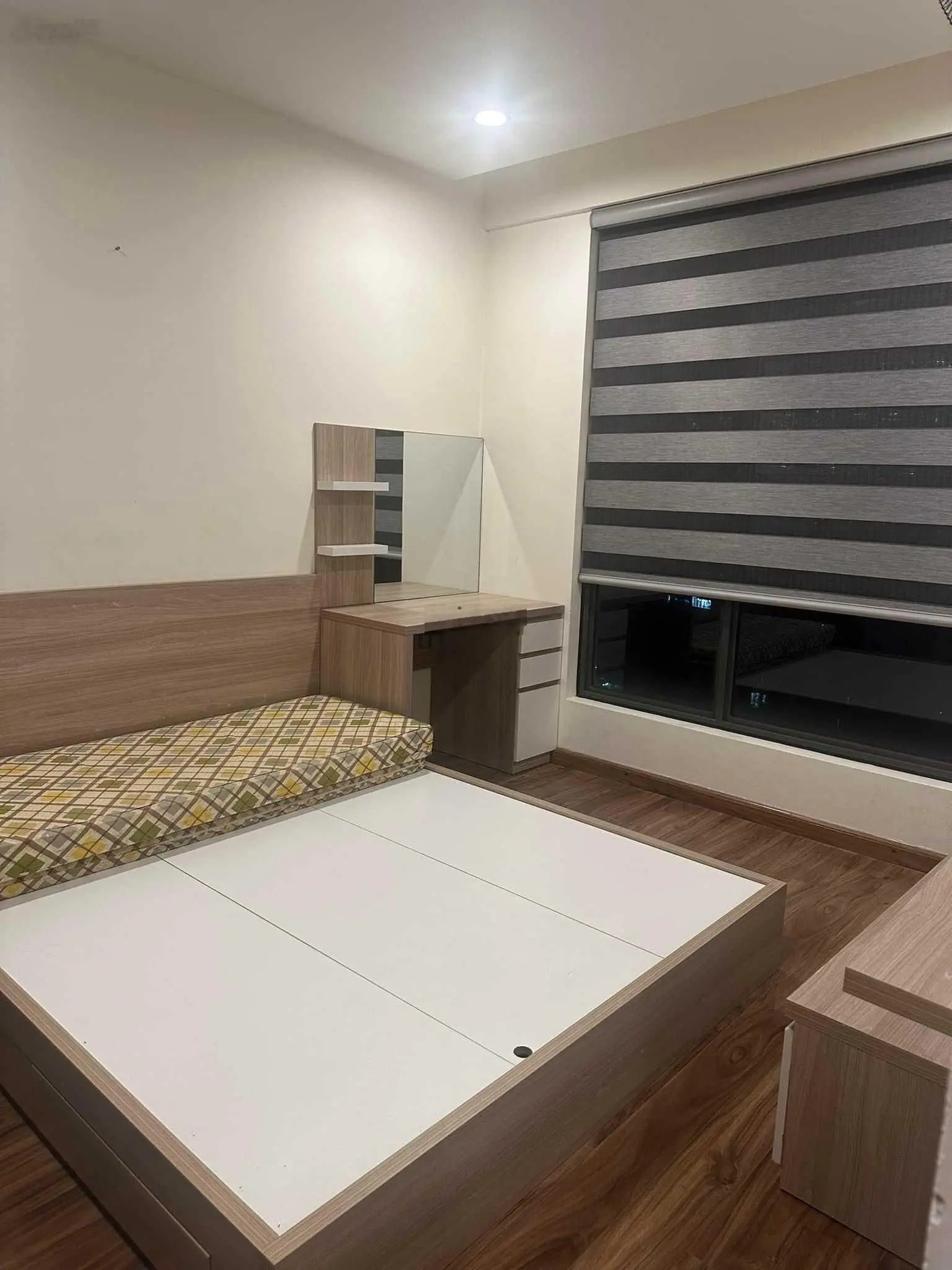 Chính chủ bán, 90 Nguyễn Tuân, giá 4,9 tỷ, full nội thất. BC Đông Nam, nhà đẹp. LH: 0343 202 ***