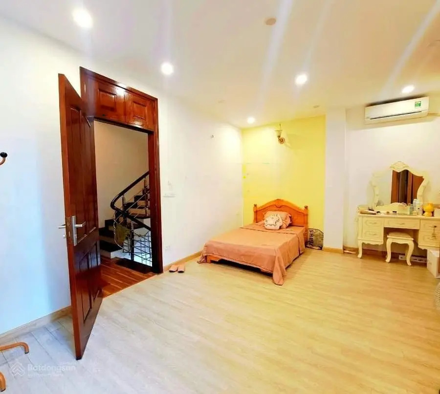 Bán nhà riêng Hoàng Văn Thái, TX - lô góc - ngõ thông - DT 47m2 - MT 5,2m - 7.2 tỷ. LH 0904 161 ***