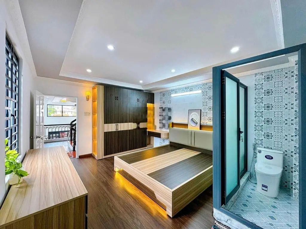 Bán nhà mới 1 trệt 3 lầu gốc 2 mặt tiền hẻm hoàng quốc việt