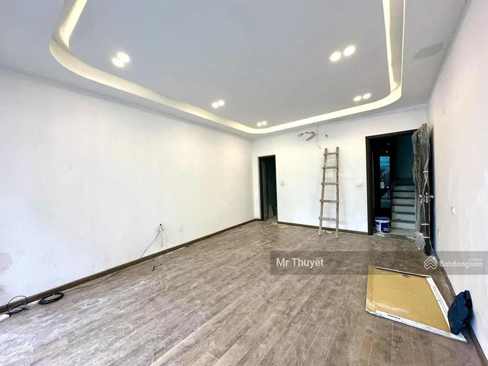 Cực hiếm-nhỉnh 15 tỷ-lâm du-bồ đề-long biên-8 tầng nở hậu-gara ô tô-thang máy-full nội thất