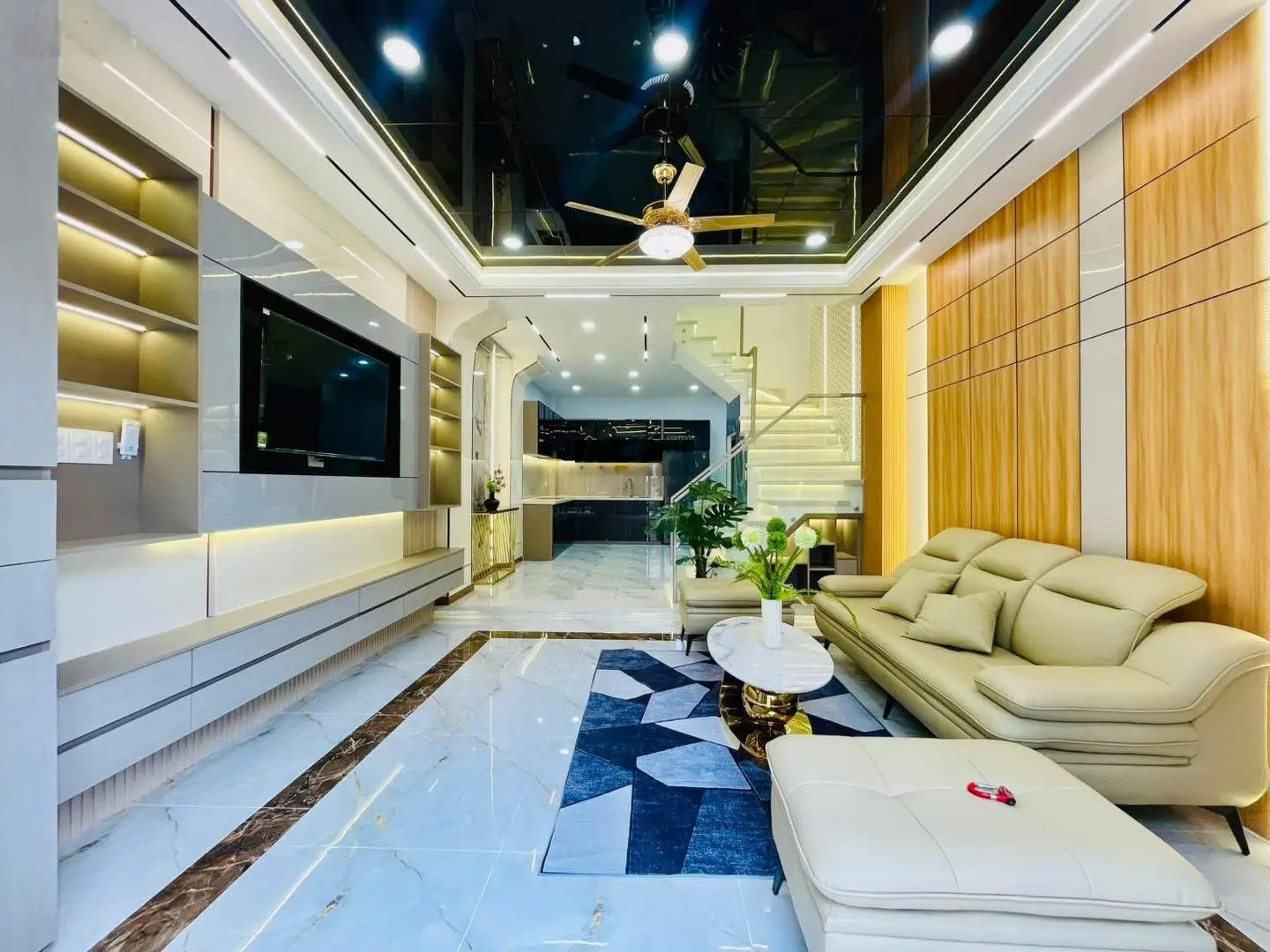 Sổ hồng trao tay, có ngay nhà đẹp - Đ. Hoàng Diệu, Quận 4. Giá: 2 Tỷ 620 / 55.2m2. Hẻm ô tô 4m