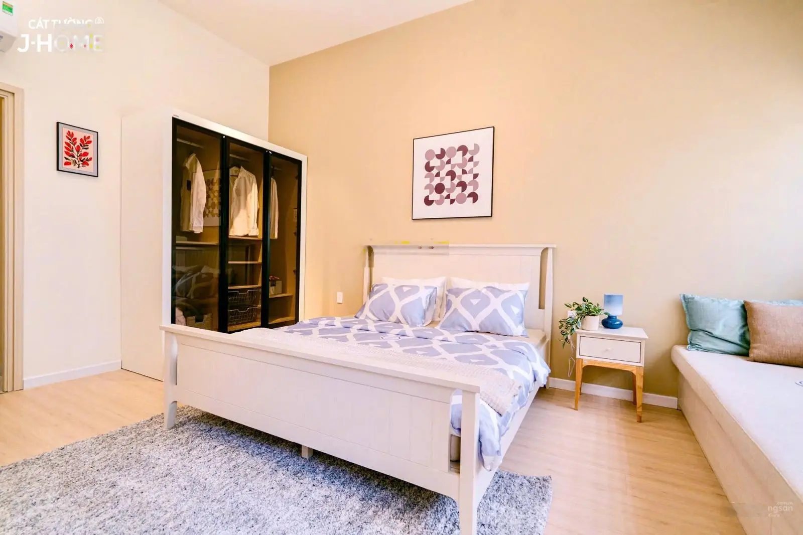 Bán nhà 3 lầu , 100m2 ngay Ngã tư Bình Chuẩn, TP Thuận An, Bình Dương chỉ 3 tỷ 2