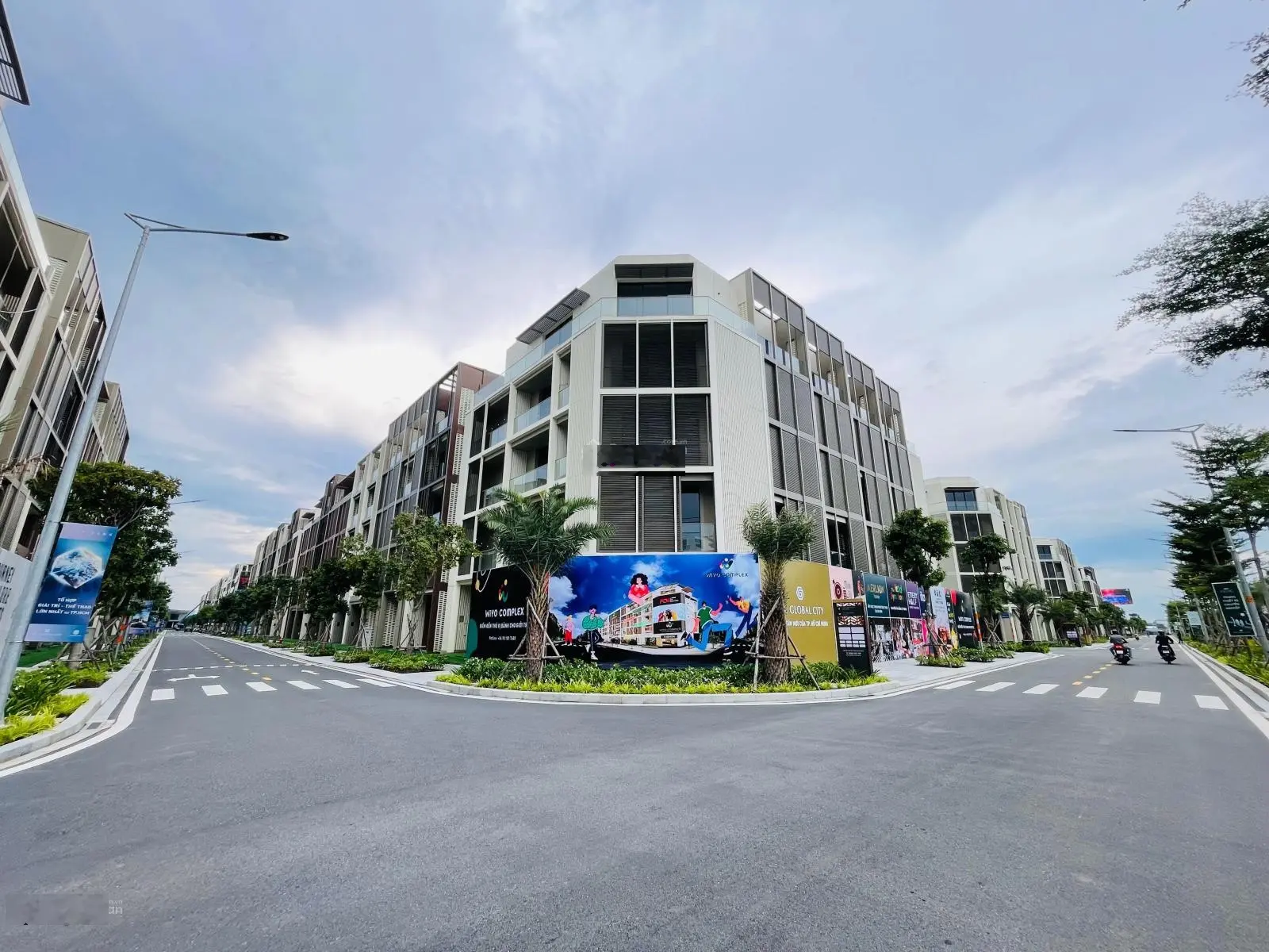 Bán gấp nhà phố đường 20m đẹp nhất The Global City. Chịu lỗ 15% giá HĐ gốc