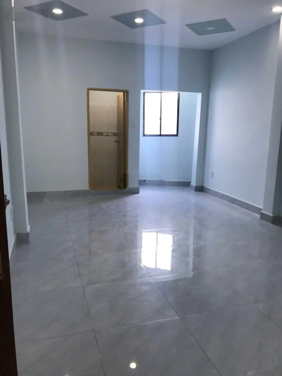 Bán gấp nhà đường 10m Sơn Kỳ, tiện kinh doanh buôn bán 67m2 đất, đúc 3 Tấm, 5 phòng ngủ, 5 WC