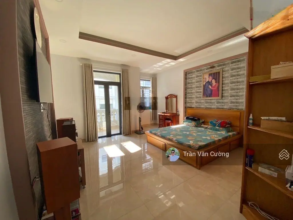 Hàng rất hiếm gấp bán nhà đẹp Lê Văn Việt, trung tâm Q9, ngay Vincom Quận 9, 15tỷ
