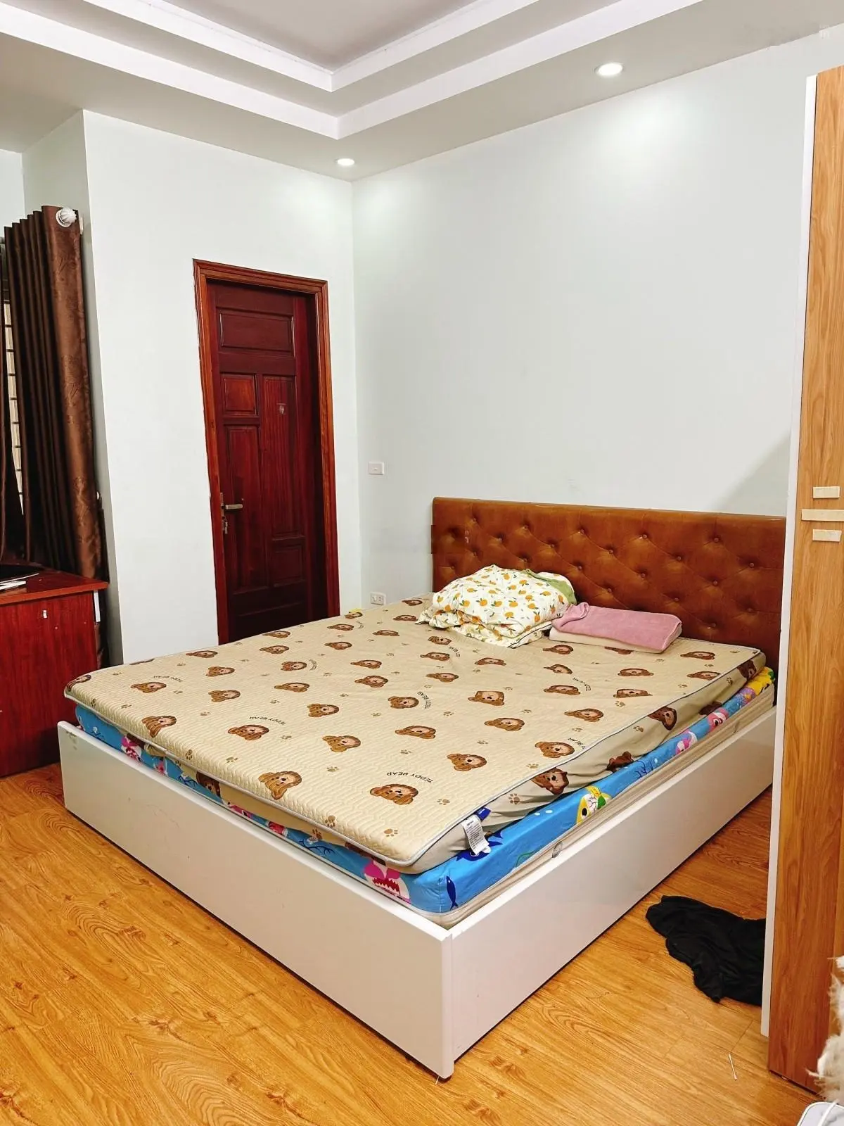 Cần Bán nhà Phố Pháo Đài Láng 40m 6 Tầng MT 3,6m chỉ 9,9 tỷ Full nội thất 20m ô tô.