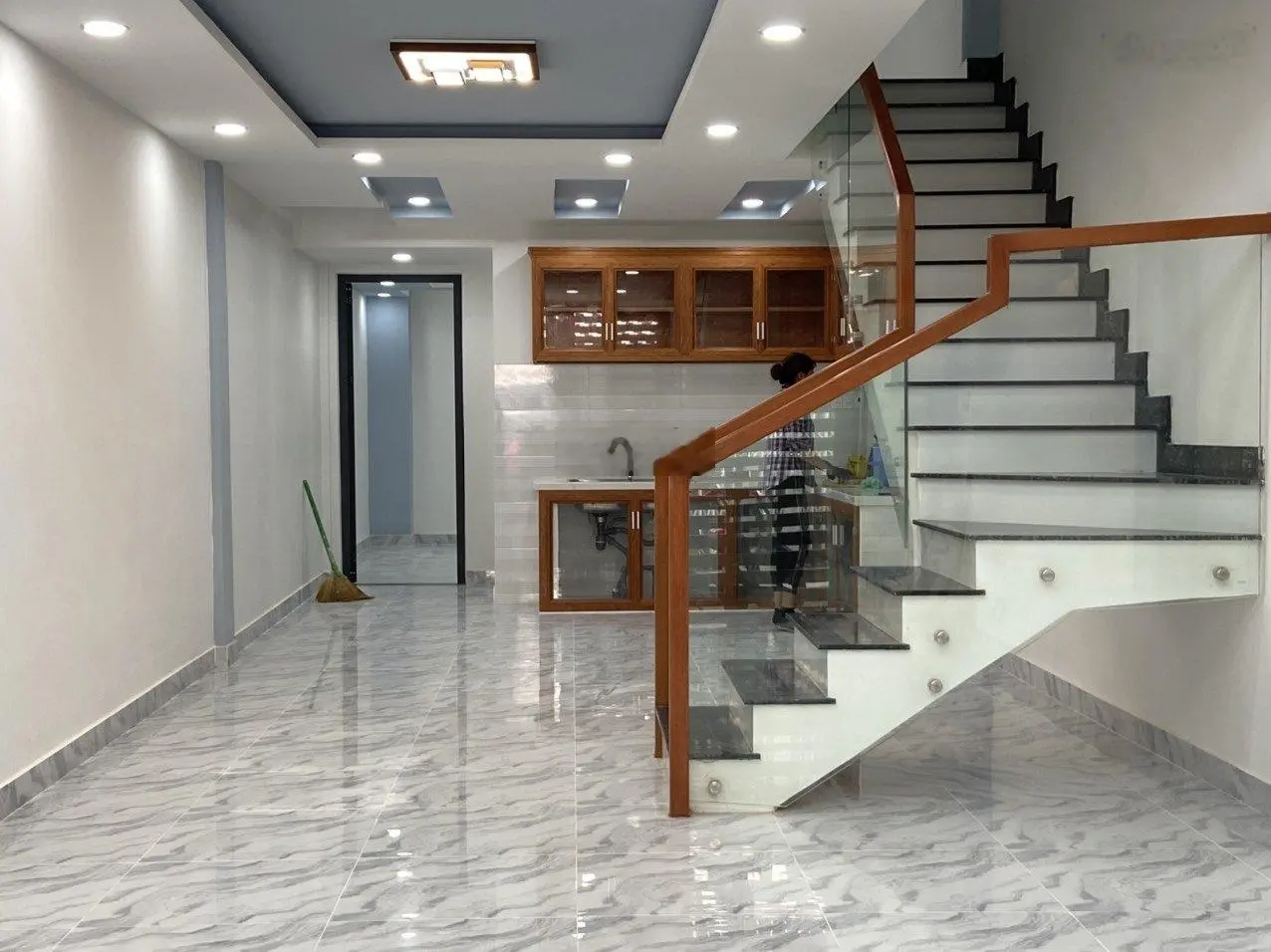 Bán nhà HXH Nguyễn Tri Phương P.8 Q.5,DT: 4,2x21m 1 lầu giá: 14.3 tỷ TL