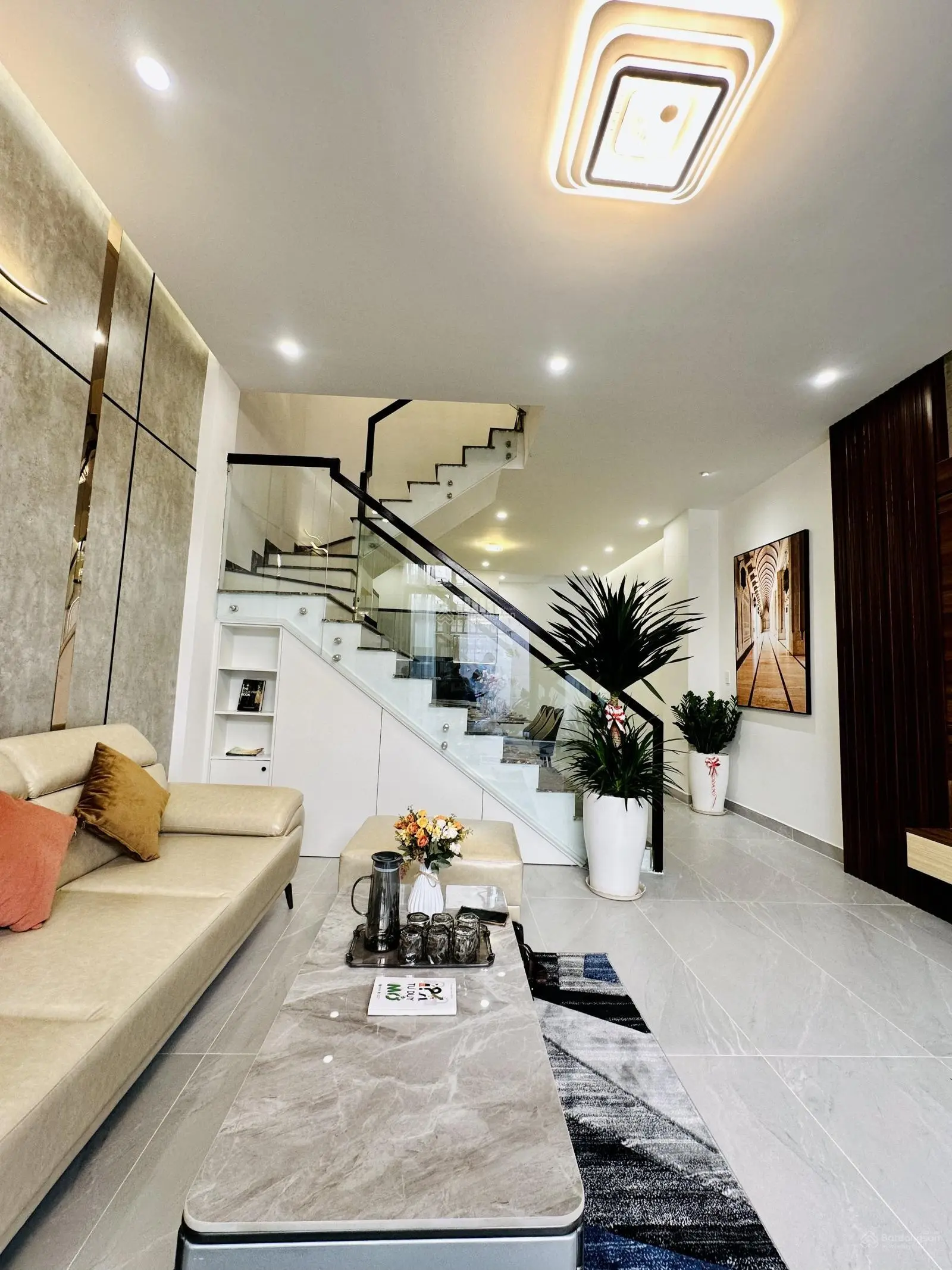 Bán gấp siêu phẩm nhà phố ngay đường 25HBC kế pvđ : 0933352944