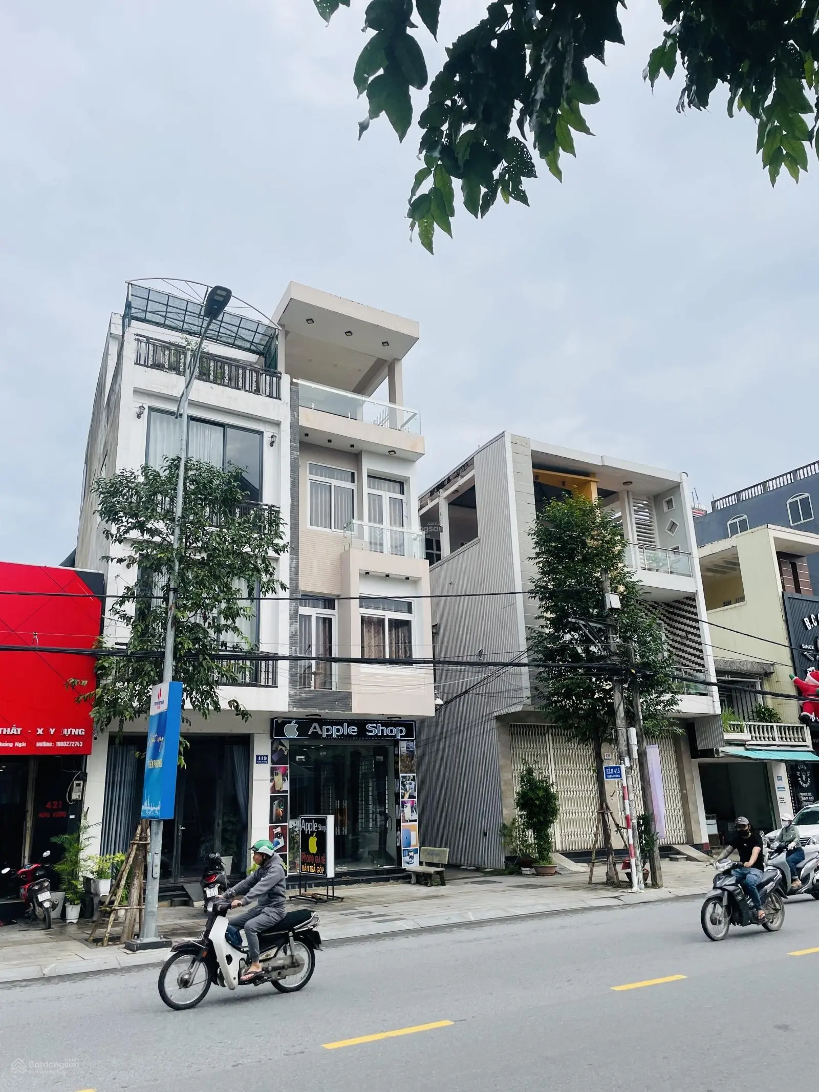 Bán nhà mặt tiền đường hình vương ngay trung tâm TP 4 tầng giá khá hợp lý lô góc 2 diện