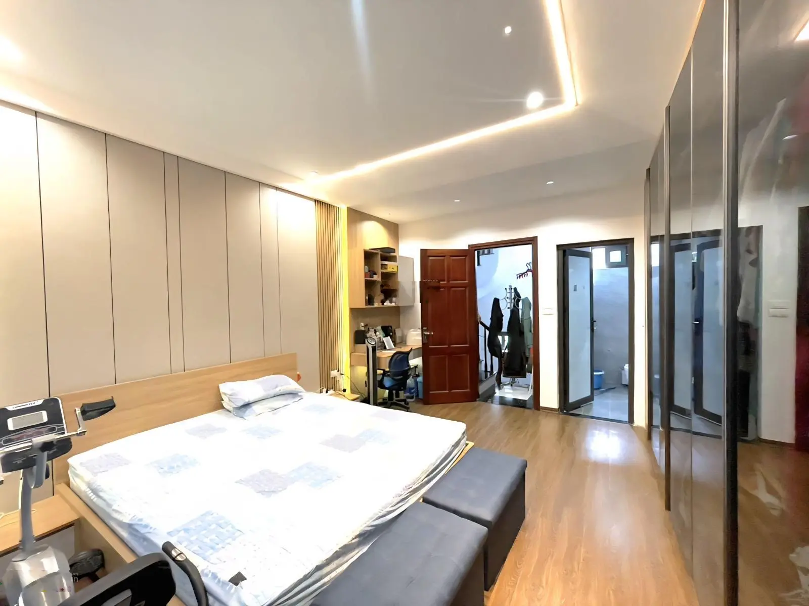 Nhà đẹp phố hoàng mai - chỉ 50m ra đến ô tô - 2 mặt thoáng - tiện ích bạt ngàn