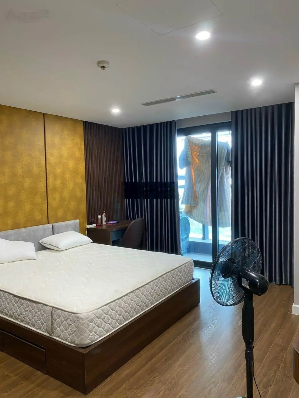 Hot. Bán căn hộ chung cư 2PN + 1 tại Sunshine Center Mỹ Đình thiết kế sang trọng hiện đại