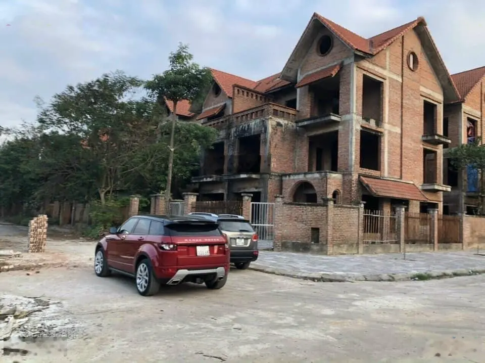 Chính chủ bán biệt thự Vina2 hơn 200m2 tại Mê Linh