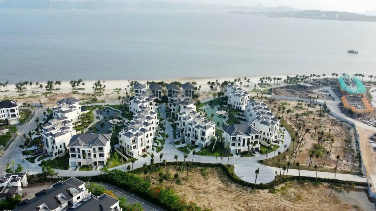 Biệt thự mặt vịnh Hạ Long - sở hữu lâu dài - giá đầu tư