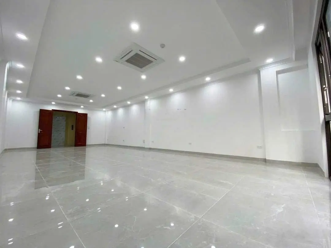 Siêu phẩm phố Trung Kính, thông sàn, tầng hầm, thang máy. Kinh doanh văn phòng, đường 8m ô tô tránh