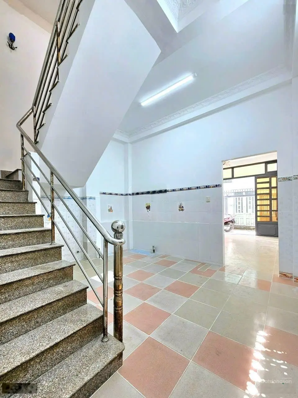 Bán nhà 1 trệt, 2 lầu SHR 4,2x13m. Hẻm Huỳnh Tấn Phát, P.Tân Thuận Tây, Quận 7 (cách MT chỉ 50m)