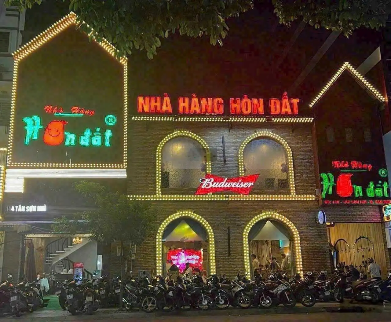 Bán nhà hàng đang cho thuê thu nhập 150 triệu/ tháng 12x25m giá: 75 tỷ TL