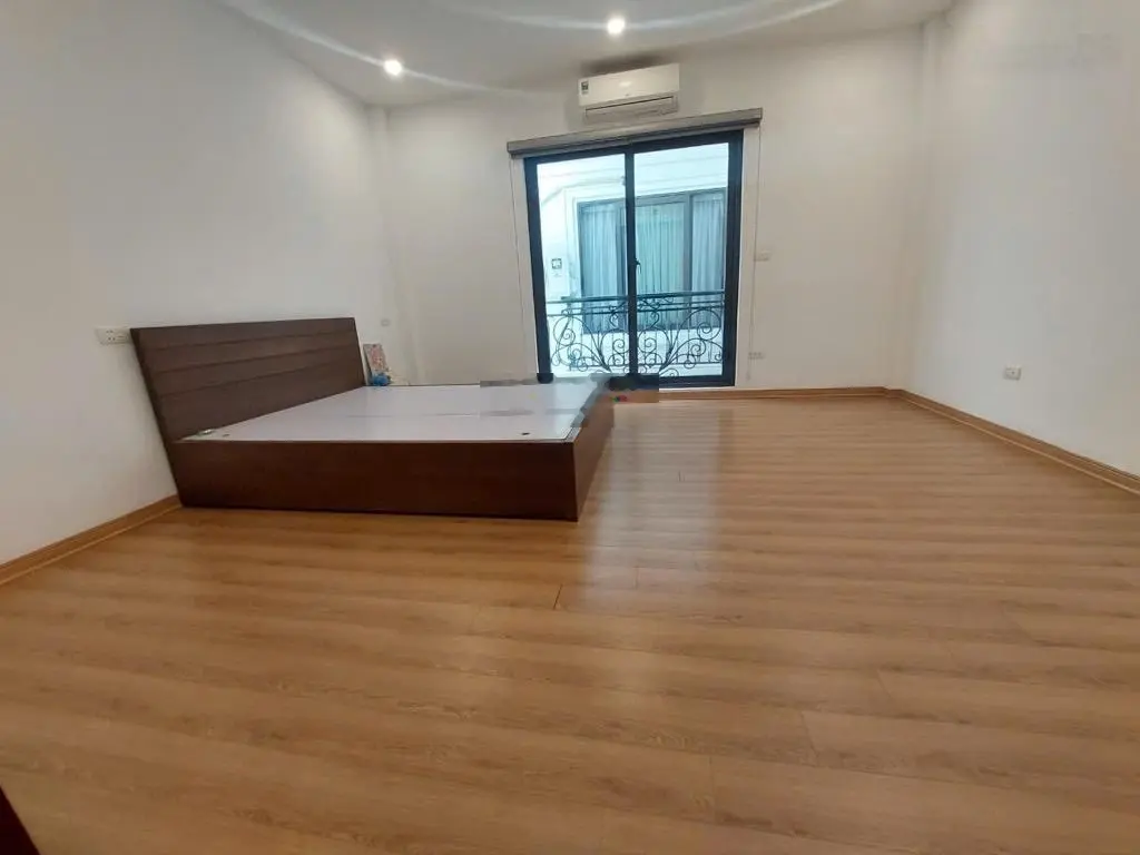 Bán nhà 5 tầng Phúc Lợi 31.3m2, 4.6 tỷ full nội thất gần ô tô tránh