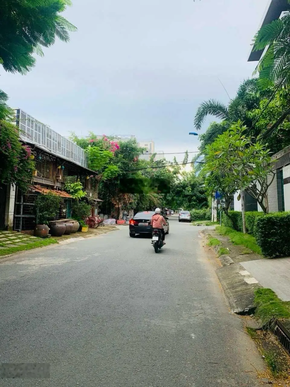 Kẹt vốn bán lỗ biệt thự đang kinh doanh góc 2MT đường chính KDC Làng Đại Học, 200m2 giá nhỉnh 19 tỷ
