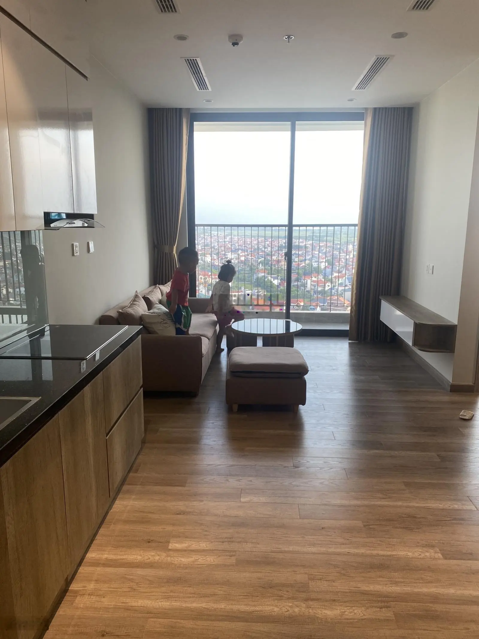 Căn hộ 2 Phòng ngủ 2WC 58m2 Landmark KĐT Ecopark, full nội thất 3tỷ750 tặng voucher tắm khoáng