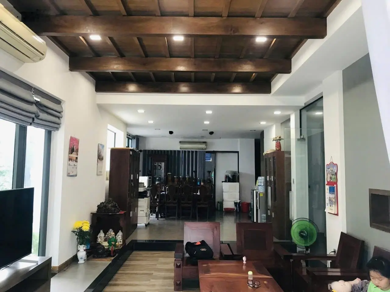 Bán nhà Biệt Thự - ngay UBND Quận 9 cũ - 230M2 - 4 Tầng - sát Xa Lộ Hà Nội - Ga Metro