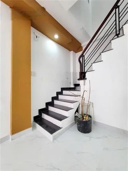 CỰC PHẨM!Xe hơi đỗ tận cửa+45m2 Nở hậu đẹp+3 tầng xinh lung linh gần Lottemart+mới tinh-Chỉ 4.95 tỷ