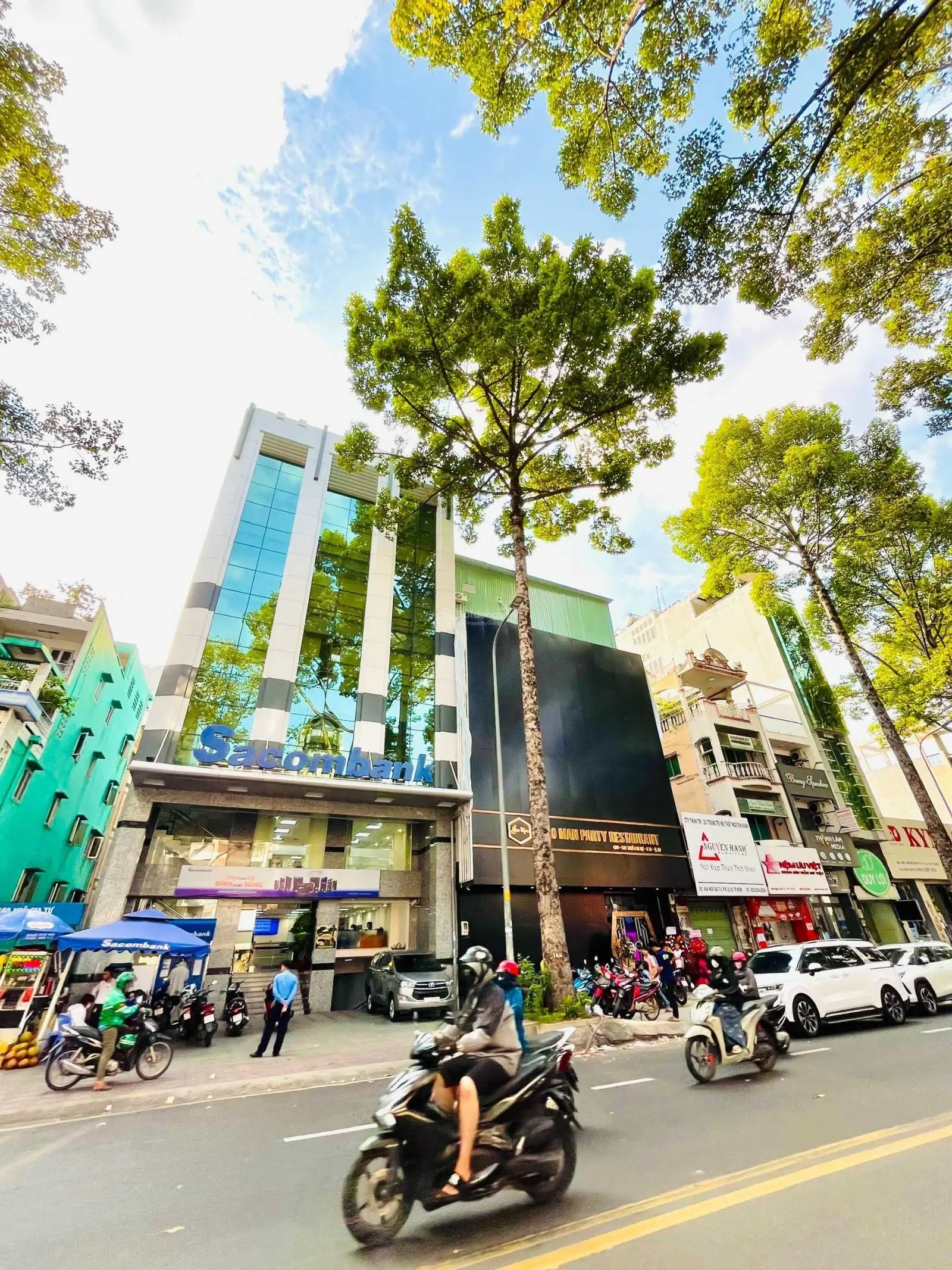 Kẹt tiền nên bán gấp MT Nguyễn Thị Minh Khai - Quận 1 - DT: 13x26m - tầng - HDT: 120tr/th - 39 tỷ
