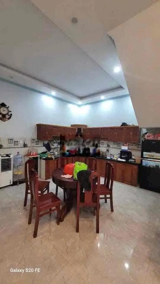 Nhà lầu trệt đẹp rộng giá ngộp cần bán gấp tại tp dĩ an