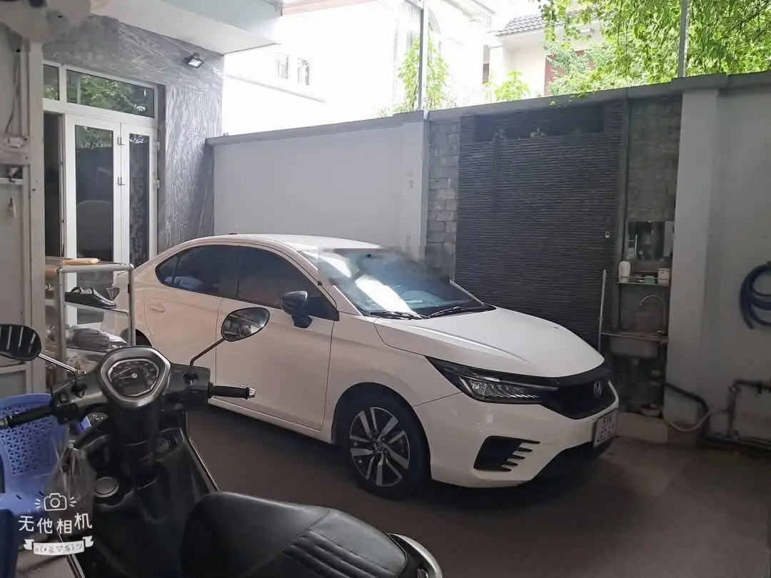 Bán nhà mặt tiền đường oto 8m ngay vòng xoay Phú Hữu. DT 53m2, 3 tầng, 3pn Oto ngủ nhà. Giá 4,5 tỷ