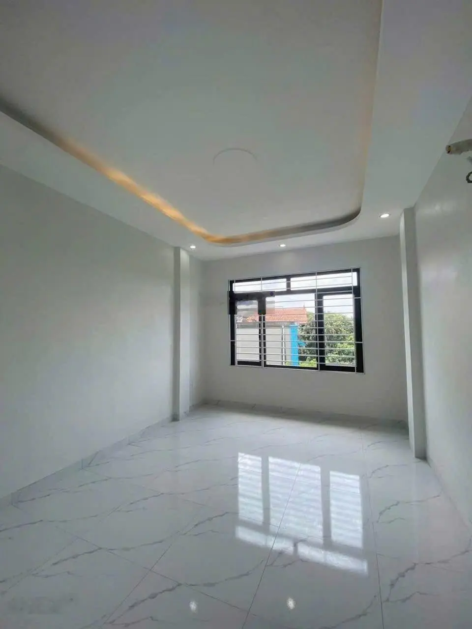 Chỉ với 2.6 tỷ sở hữu căn nhà 4tx33m2 view hồ đỉnh cao ngay tại trung tâm tt chúc sơn 500m ra ql6a